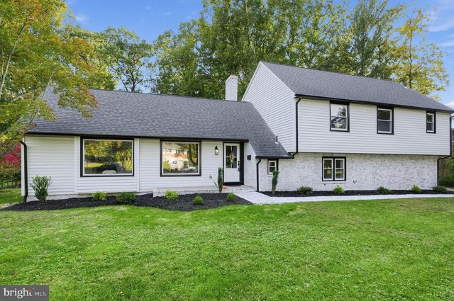 56 WESTBROOK DR, Moorestown, NJ 08057