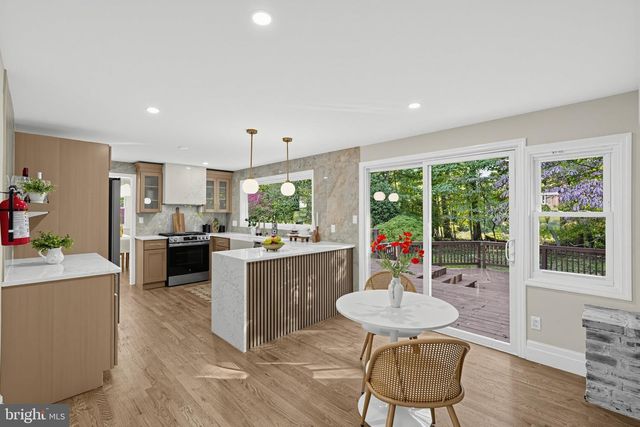 56 WESTBROOK DR, Moorestown, NJ 08057