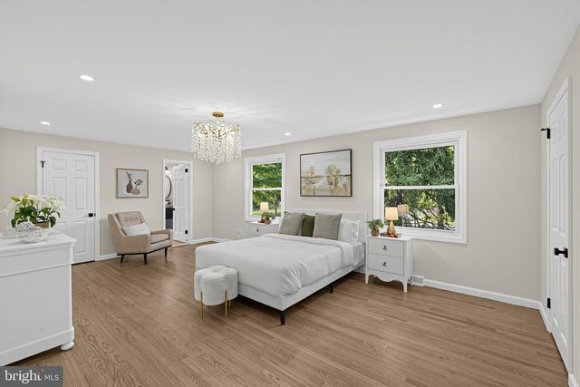 56 WESTBROOK DR, Moorestown, NJ 08057