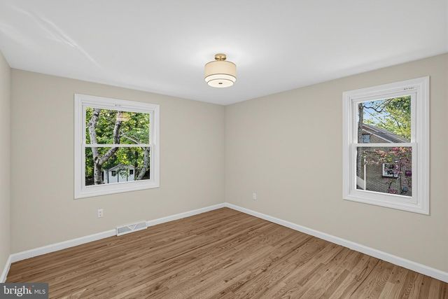 56 WESTBROOK DR, Moorestown, NJ 08057