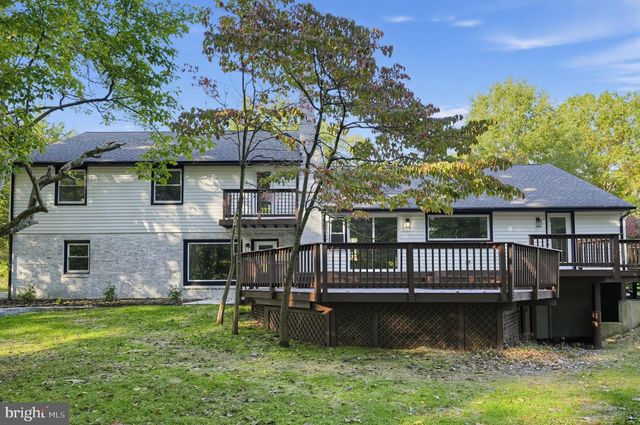 56 WESTBROOK DR, Moorestown, NJ 08057