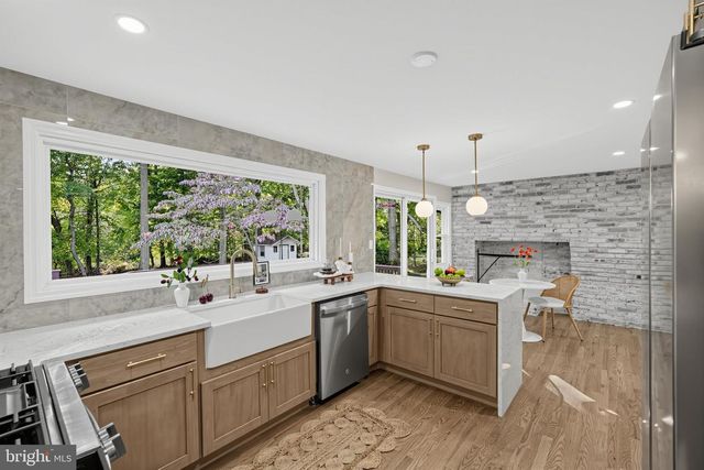 56 WESTBROOK DR, Moorestown, NJ 08057