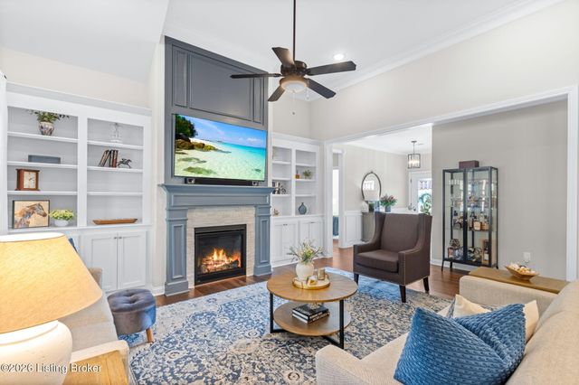 4203 Hidden Bluff Ct, Louisville, KY 40241