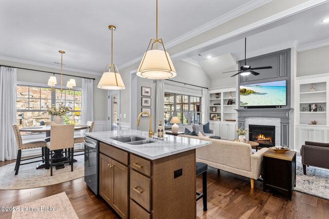 4203 Hidden Bluff Ct, Louisville, KY 40241