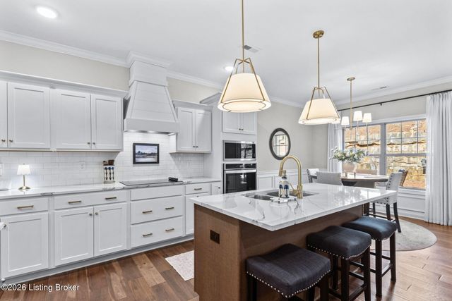 4203 Hidden Bluff Ct, Louisville, KY 40241