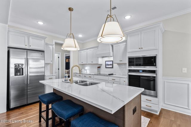 4203 Hidden Bluff Ct, Louisville, KY 40241