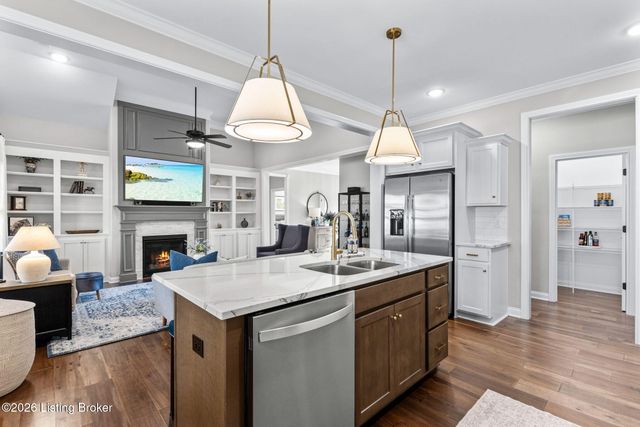 4203 Hidden Bluff Ct, Louisville, KY 40241