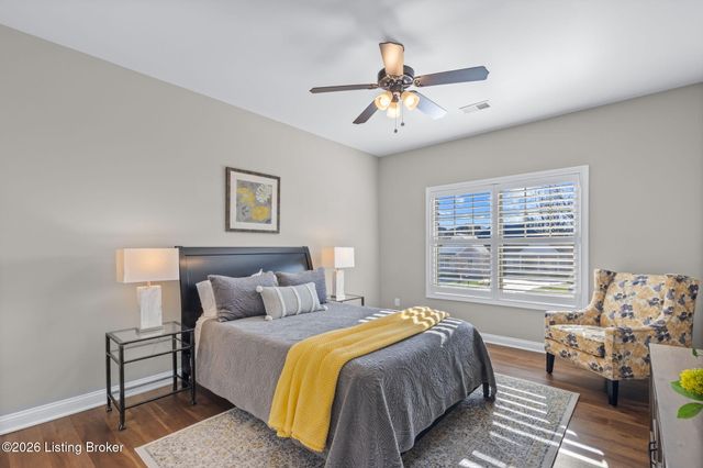 4203 Hidden Bluff Ct, Louisville, KY 40241