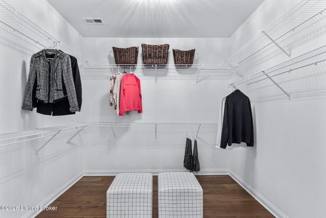 4203 Hidden Bluff Ct, Louisville, KY 40241