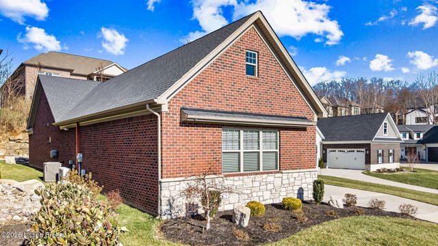 4203 Hidden Bluff Ct, Louisville, KY 40241