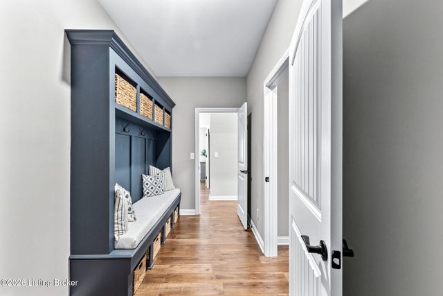 4203 Hidden Bluff Ct, Louisville, KY 40241