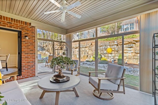 4203 Hidden Bluff Ct, Louisville, KY 40241