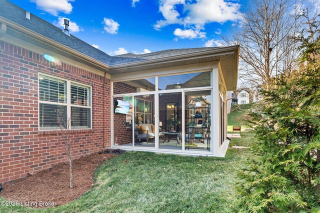 4203 Hidden Bluff Ct, Louisville, KY 40241