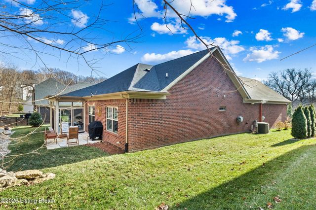 4203 Hidden Bluff Ct, Louisville, KY 40241