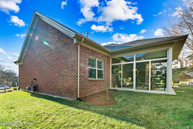 4203 Hidden Bluff Ct, Louisville, KY 40241