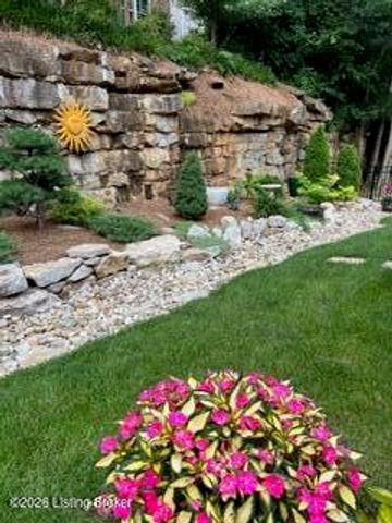 4203 Hidden Bluff Ct, Louisville, KY 40241