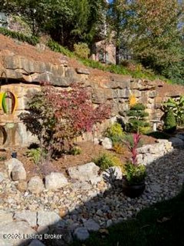 4203 Hidden Bluff Ct, Louisville, KY 40241