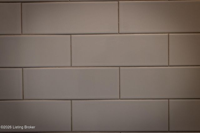 4203 Hidden Bluff Ct, Louisville, KY 40241