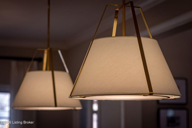 4203 Hidden Bluff Ct, Louisville, KY 40241