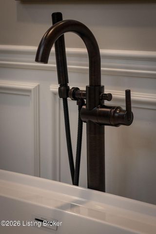 4203 Hidden Bluff Ct, Louisville, KY 40241