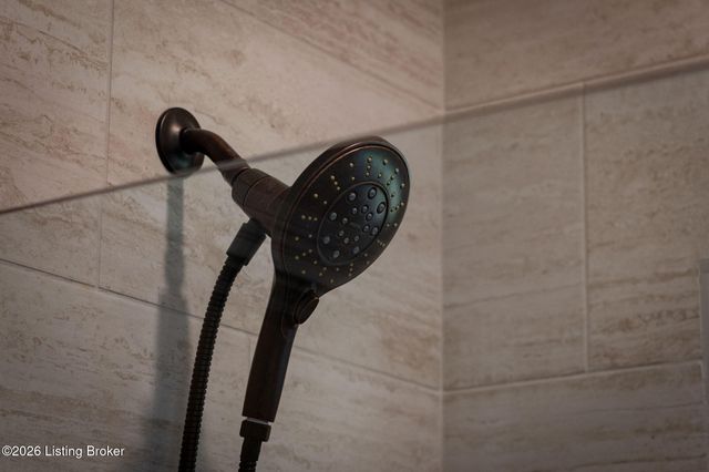 4203 Hidden Bluff Ct, Louisville, KY 40241