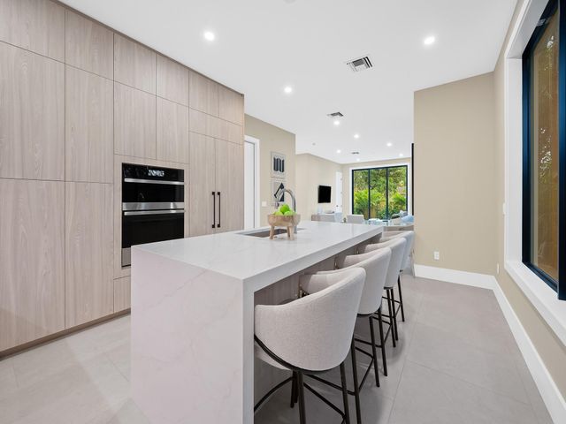 1401 NE 16th Avenue, Fort Lauderdale, FL 33304