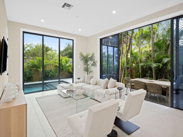 1401 NE 16th Avenue, Fort Lauderdale, FL 33304