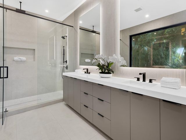 1401 NE 16th Avenue, Fort Lauderdale, FL 33304