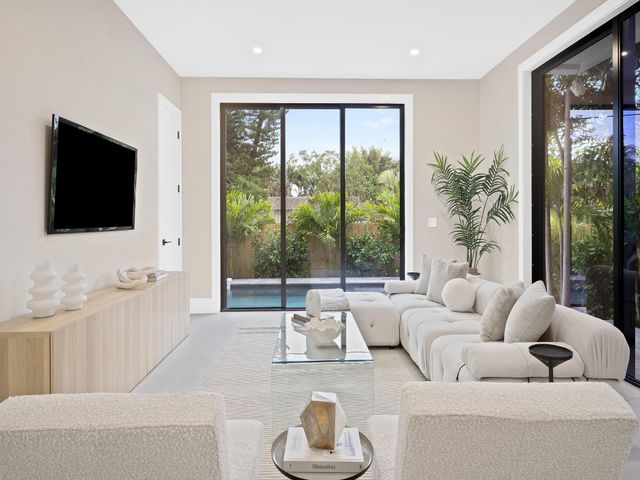 1401 NE 16th Avenue, Fort Lauderdale, FL 33304