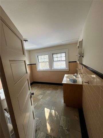 127 Longfellow Road, Jamestown, RI 02835