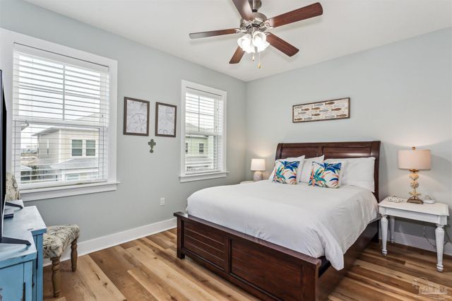 1495 Seaside Cir, Navarre Beach, FL 32566