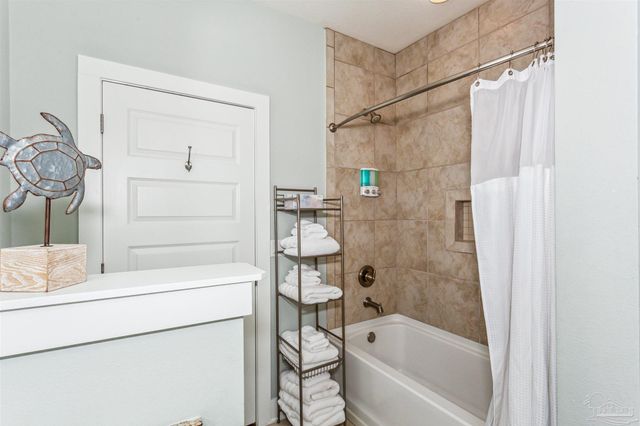 1495 Seaside Cir, Navarre Beach, FL 32566