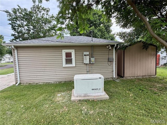 78 N Circle Drive, East Alton, IL 62024