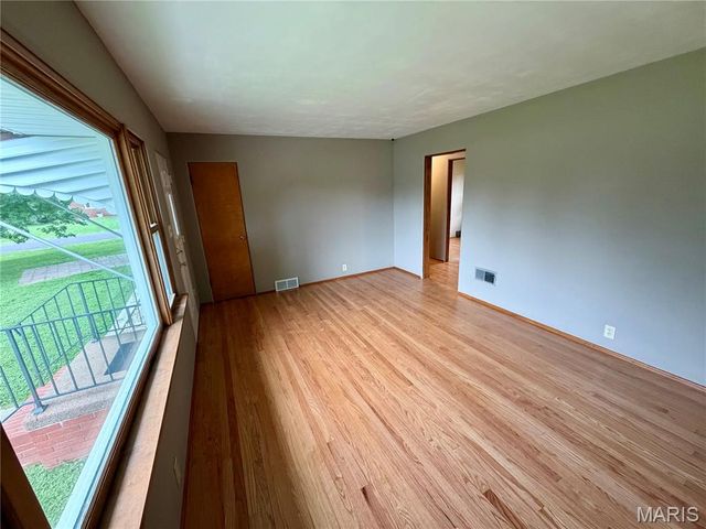78 N Circle Drive, East Alton, IL 62024