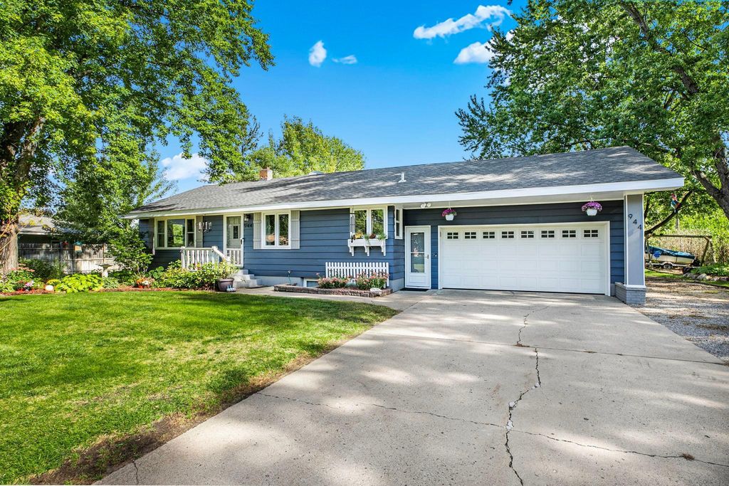 944 Spruce Drive, Saint Cloud, MN 56303