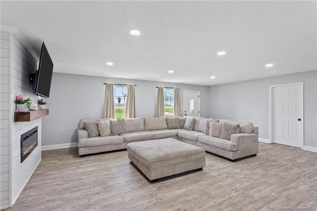 6592 US 171 Highway S, Deridder, LA 70634