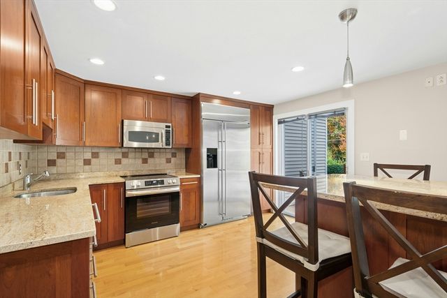 10 Erick Road 34, Mansfield, MA 02048