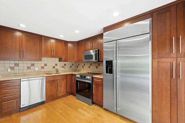 10 Erick Road 34, Mansfield, MA 02048