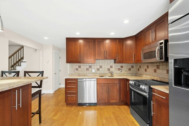 10 Erick Road 34, Mansfield, MA 02048