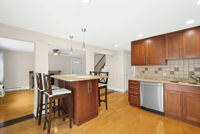 10 Erick Road 34, Mansfield, MA 02048