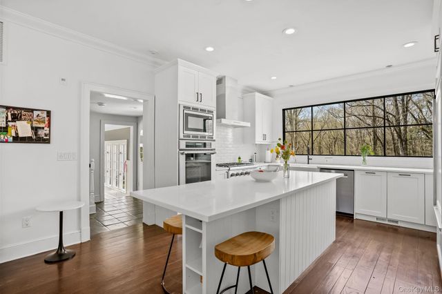 17 Spyrock Road, Pound Ridge, NY 10576