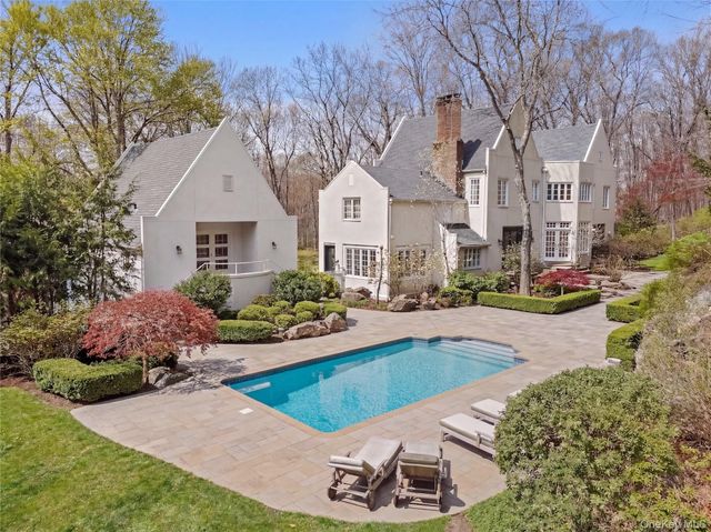 17 Spyrock Road, Pound Ridge, NY 10576