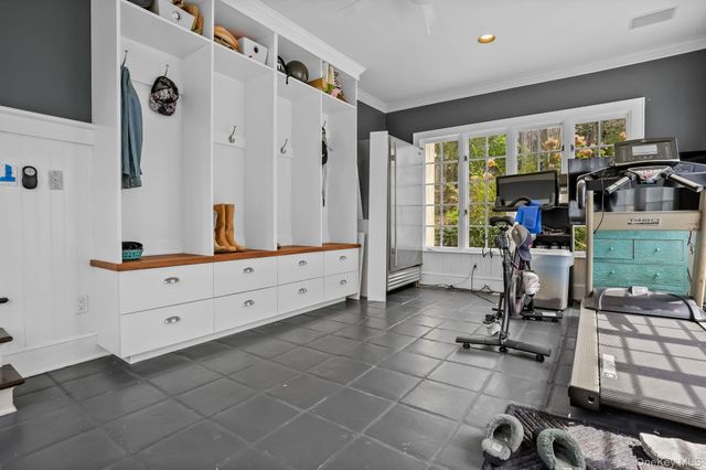 17 Spyrock Road, Pound Ridge, NY 10576