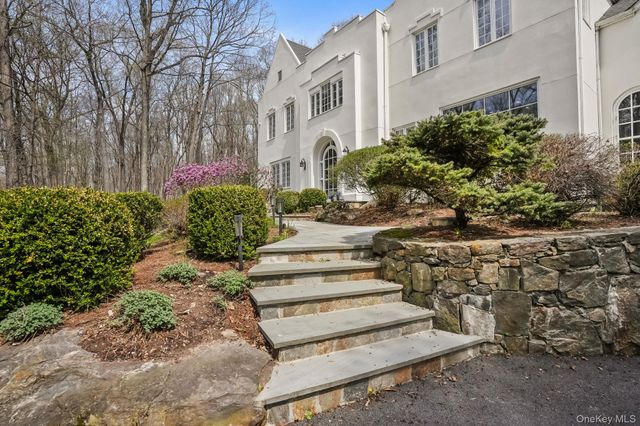 17 Spyrock Road, Pound Ridge, NY 10576
