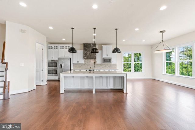 555 PARKLAND RD, Eldersburg, MD 21784