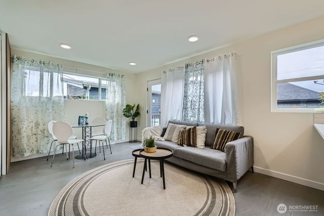 5928 18th Avenue S, Seattle, WA 98108