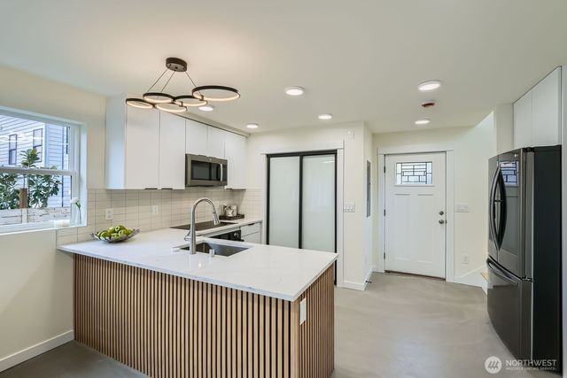 5928 18th Avenue S, Seattle, WA 98108