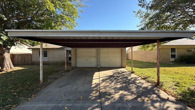 517 Fox Drive, Saginaw, TX 76179
