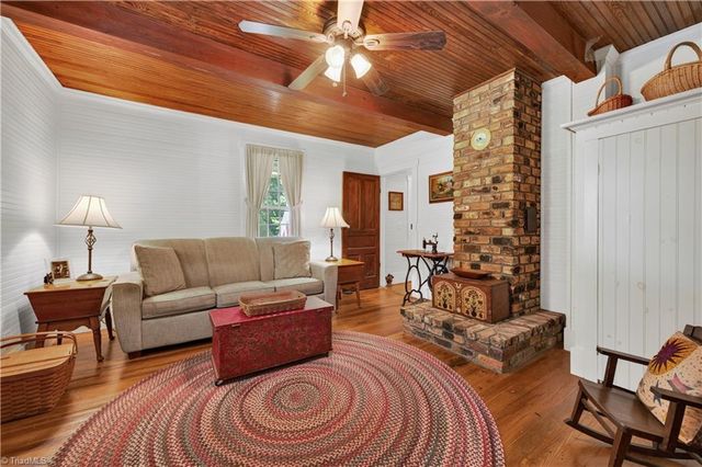 2067 Bethlehem Church Road NE, Floyd, VA 24091