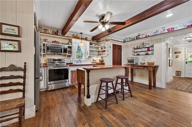2067 Bethlehem Church Road NE, Floyd, VA 24091